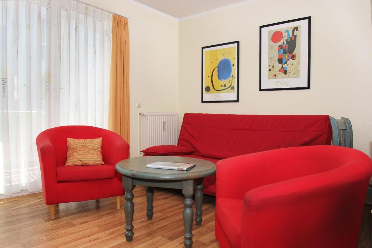 Balkon, Gratis Nutzung Vom Ahoi Erlebnisbad Und Sauna In Sellin - Villa Karola Fewo 09 Goehren  Dış mekan fotoğraf