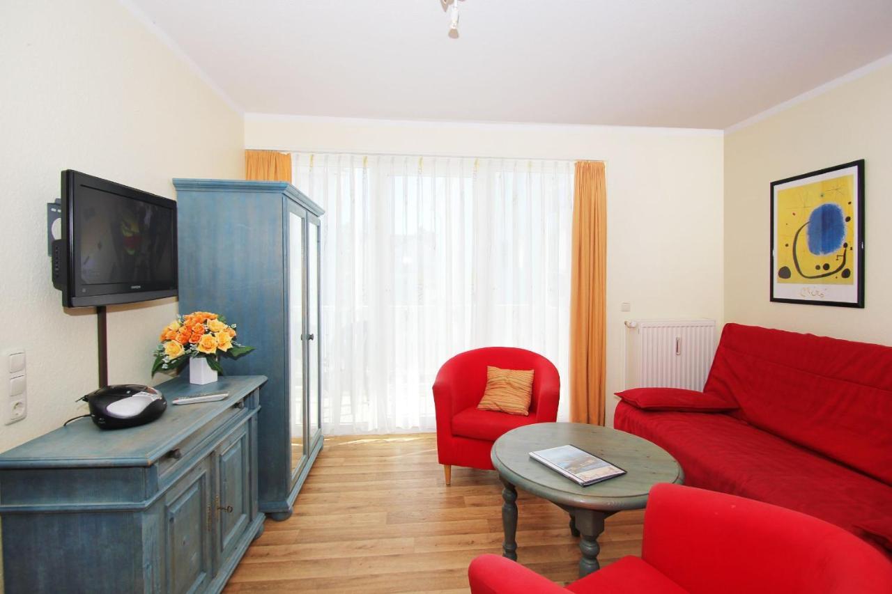Balkon, Gratis Nutzung Vom Ahoi Erlebnisbad Und Sauna In Sellin - Villa Karola Fewo 09 Goehren  Dış mekan fotoğraf